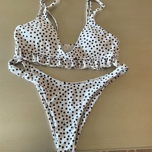 WHITE AND BLACK POLKA DOT BIKINI SET